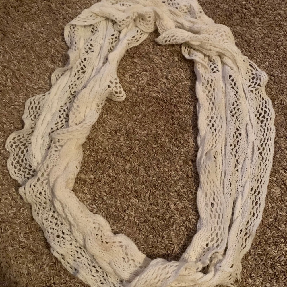 Scarf bundle - Picture 11 of 11